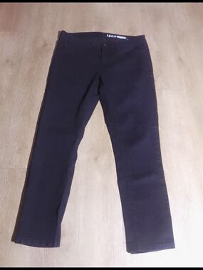 Izod Women's Dark Navy Skinny Jeans